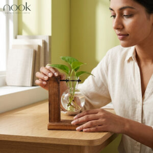 Alternative view of Globe Vase L-Stand